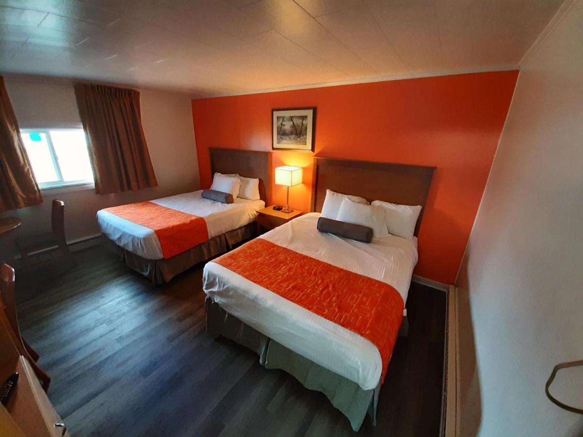 Howard Johnson By Wyndham Woodstock Nb Экстерьер фото