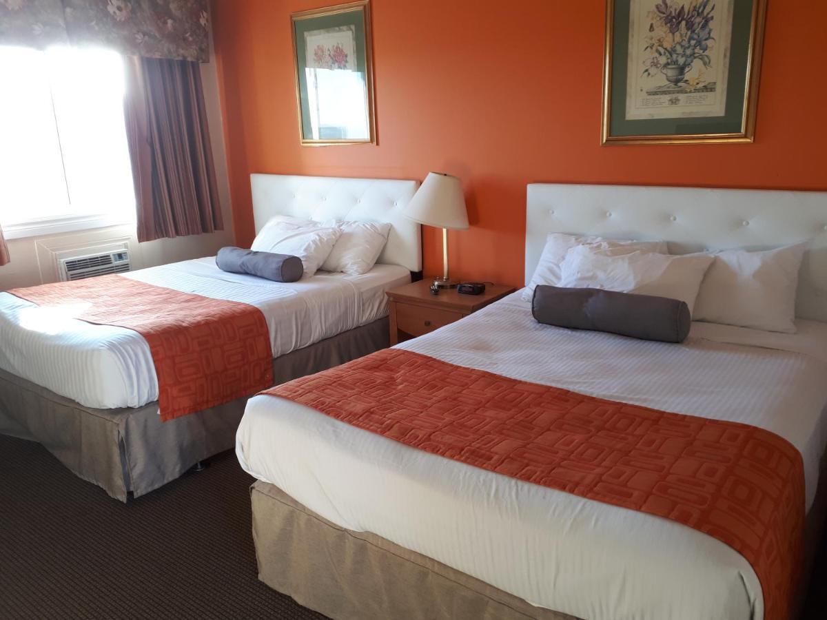 Howard Johnson By Wyndham Woodstock Nb Экстерьер фото