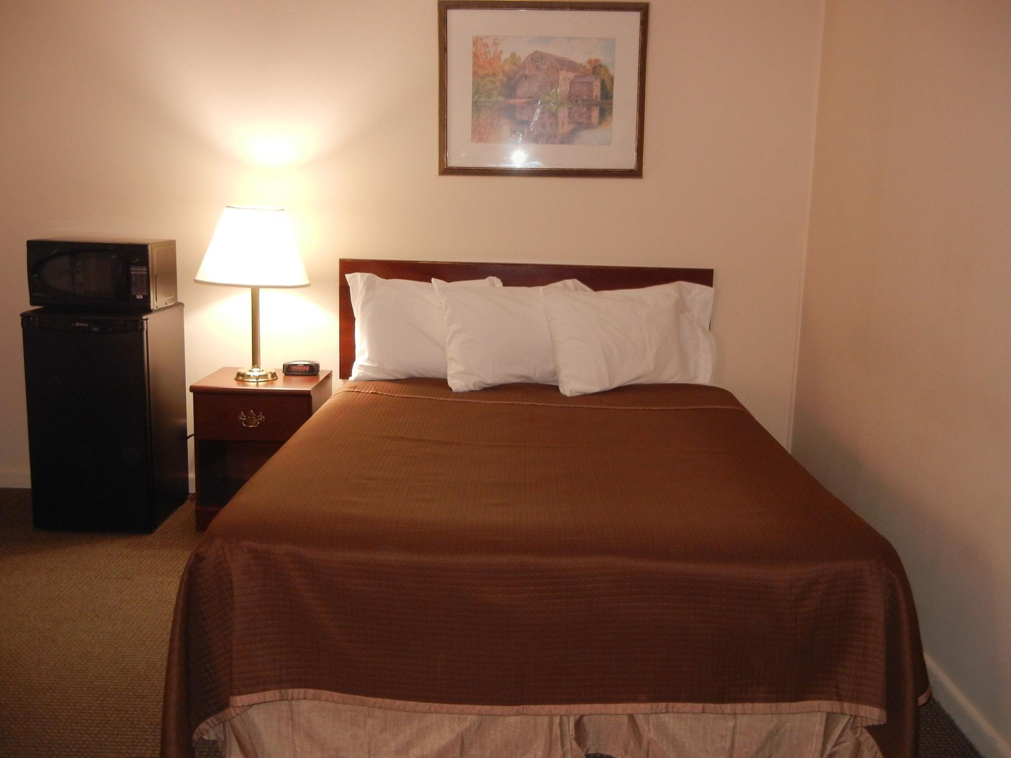 Howard Johnson By Wyndham Woodstock Nb Экстерьер фото